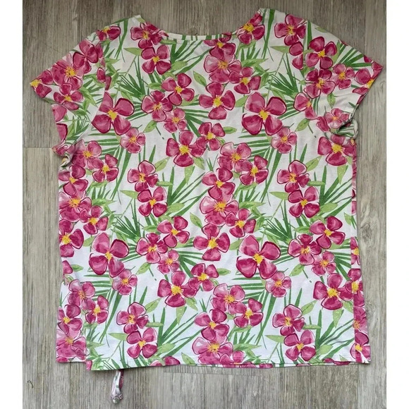 White Stag | Women's Floral Rhinestone Strawberry Patch Short Sleeve Top | XXL - Picture 2 of 5